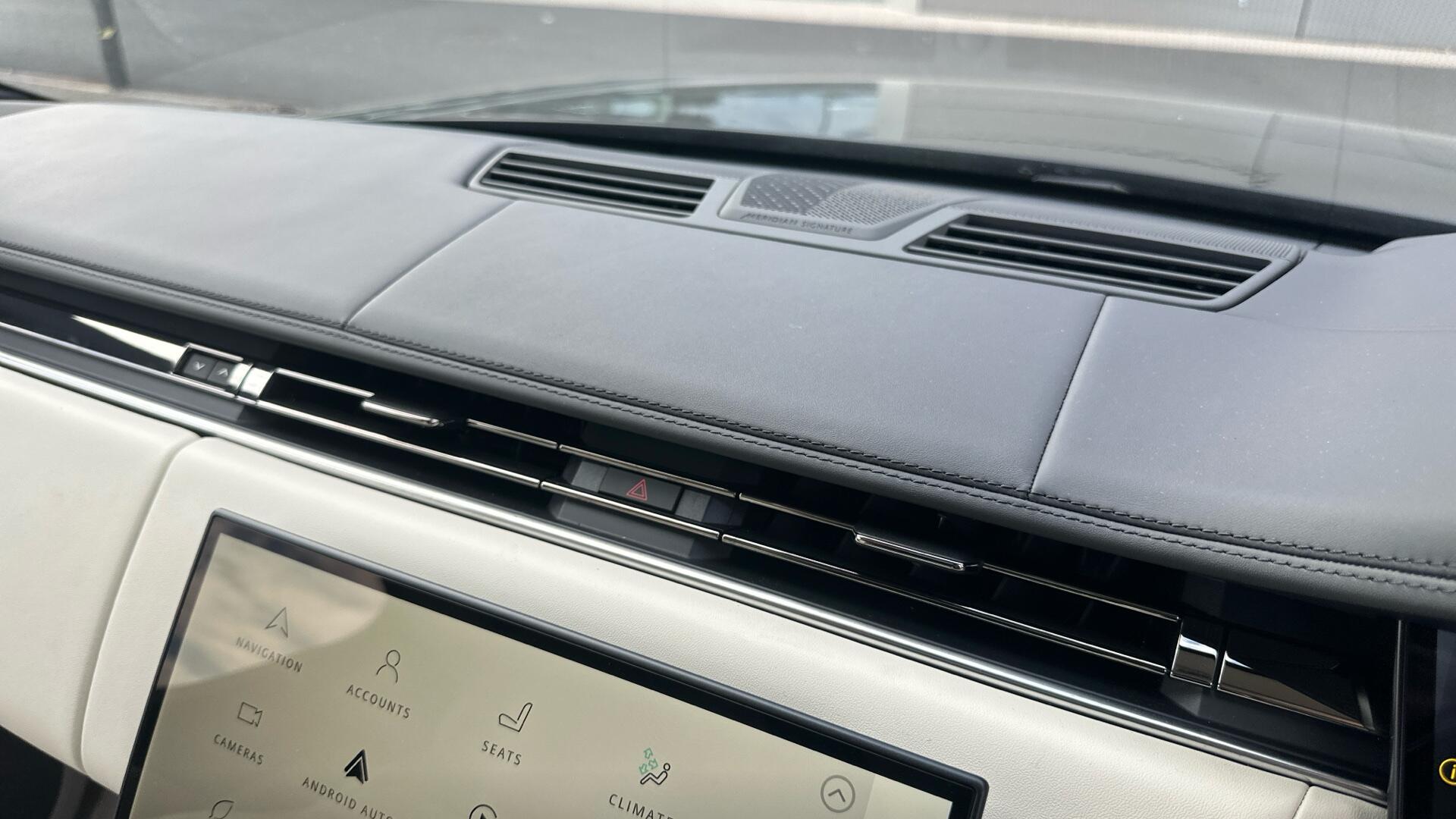 Land Rover Range Rover view 37