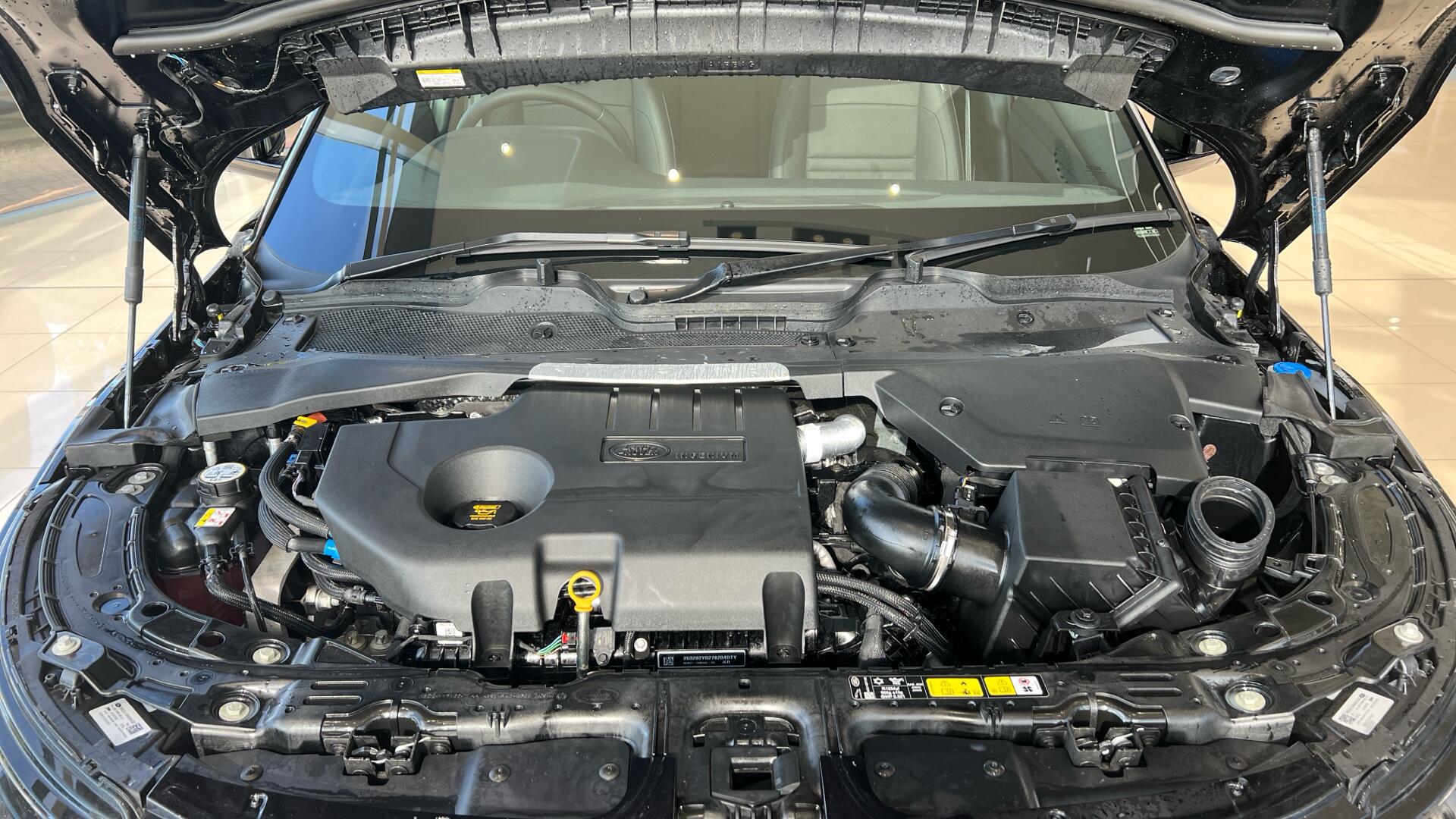 Land Rover Range Rover Evoque view 25