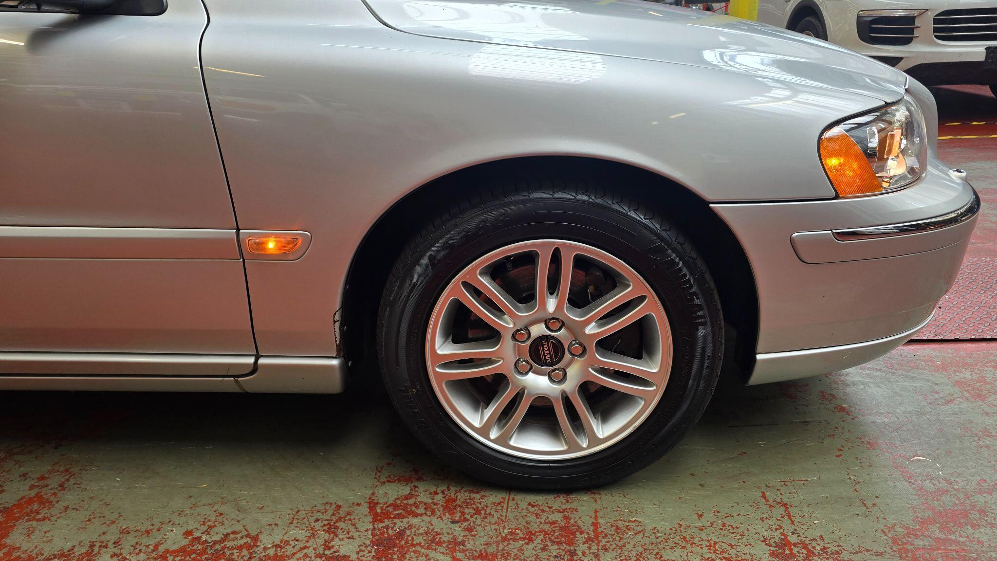 Volvo V70 view 25