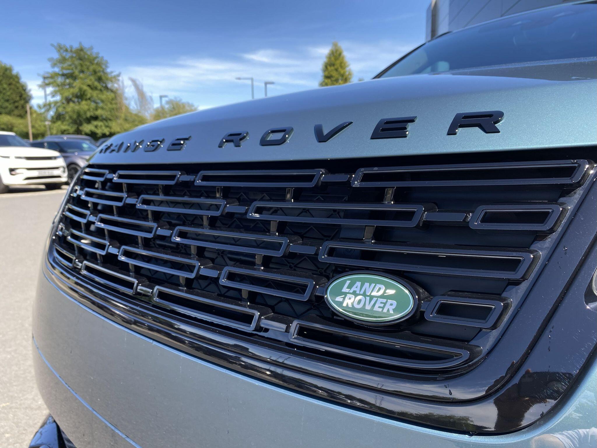 Land Rover Range Rover Velar view 21