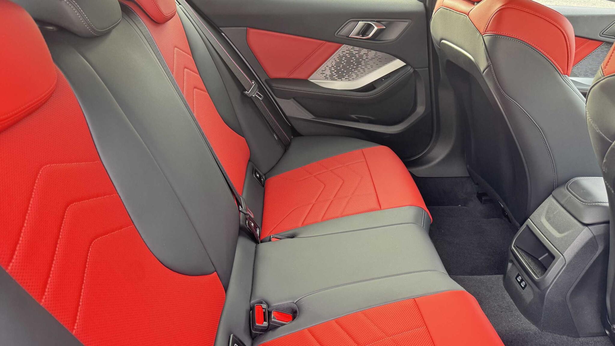 BMW 1 Series view 8