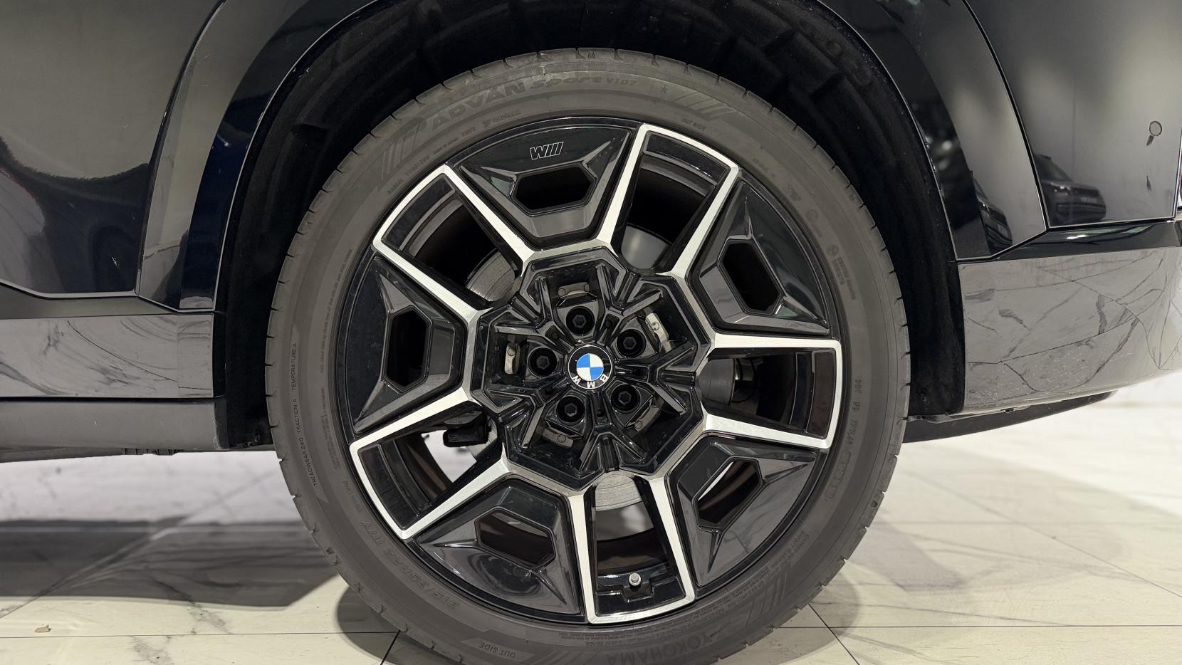 BMW XM view 58
