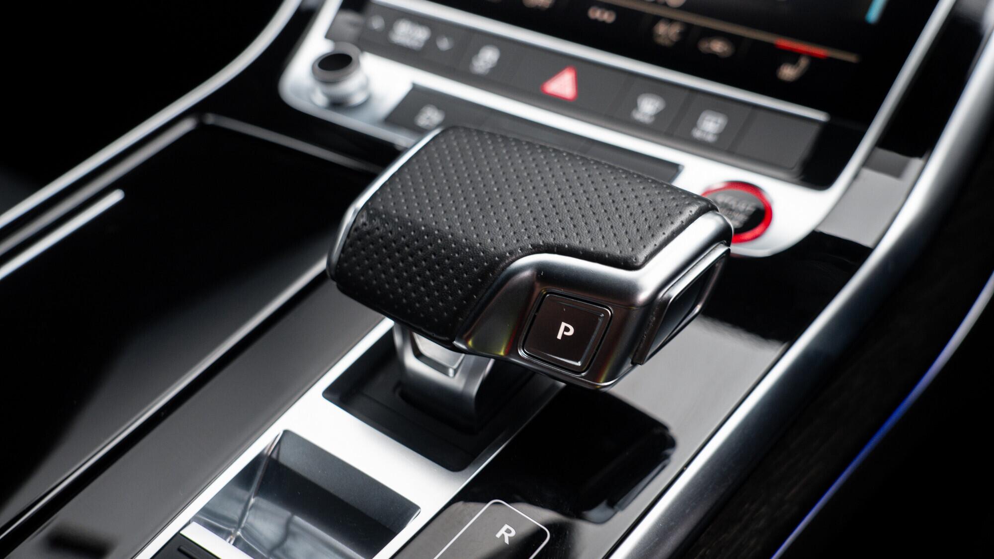 Audi SQ7 view 44