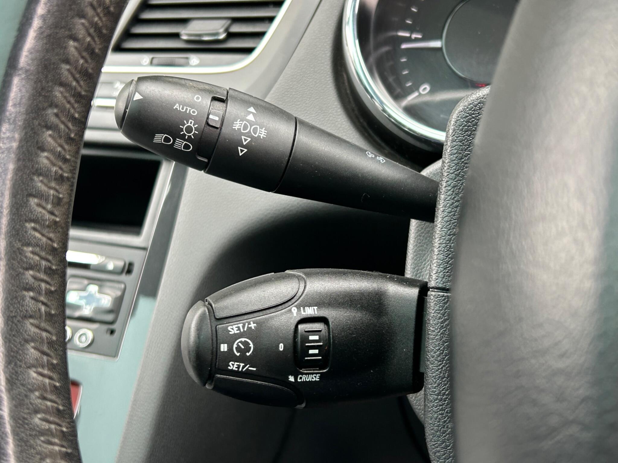 Peugeot 5008 view 28