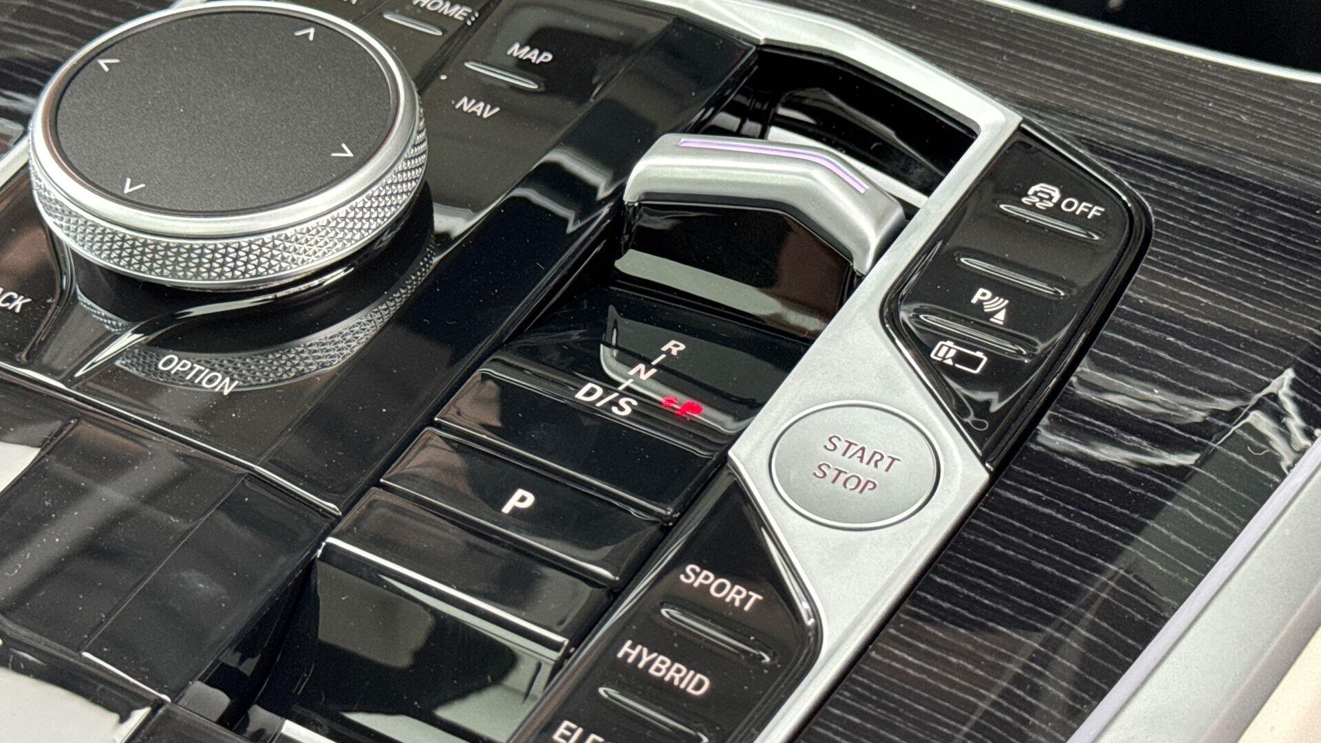 BMW X5 view 10