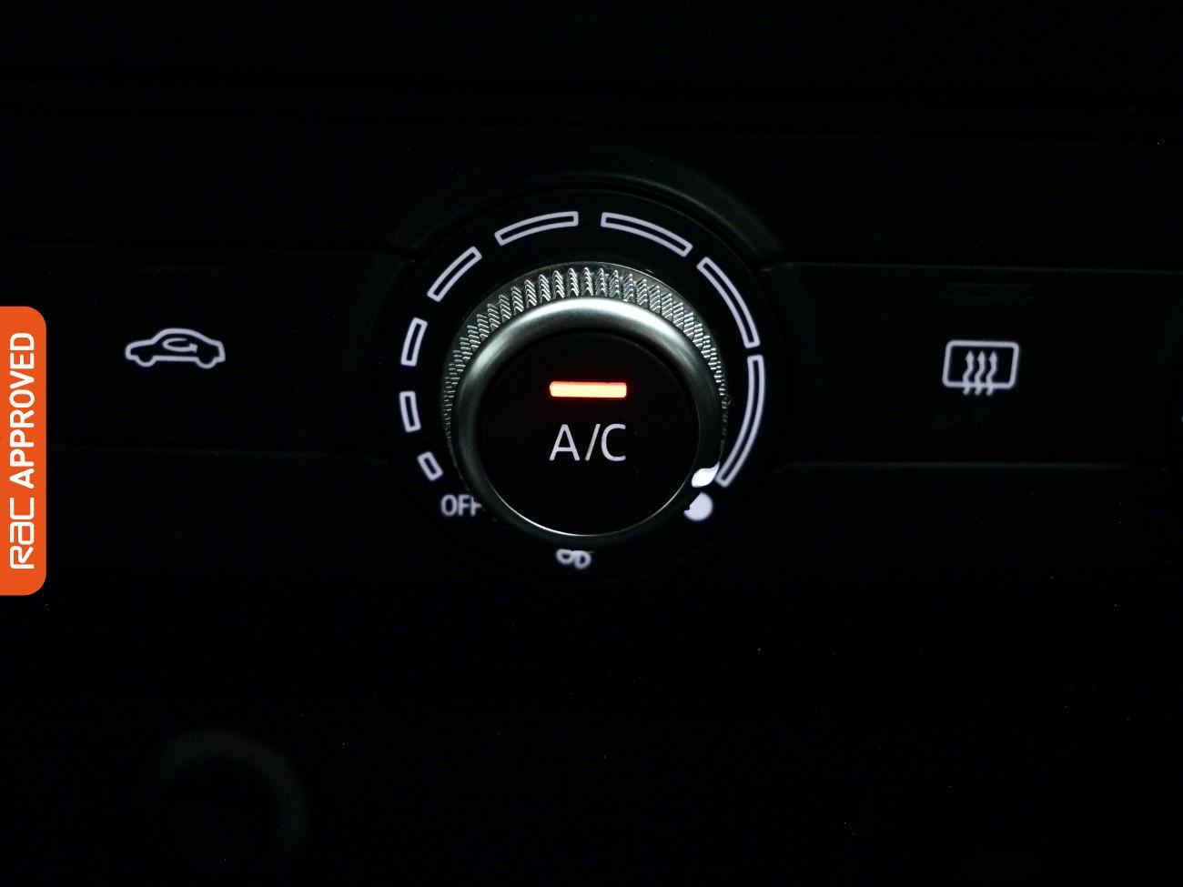 Audi Q2 view 21