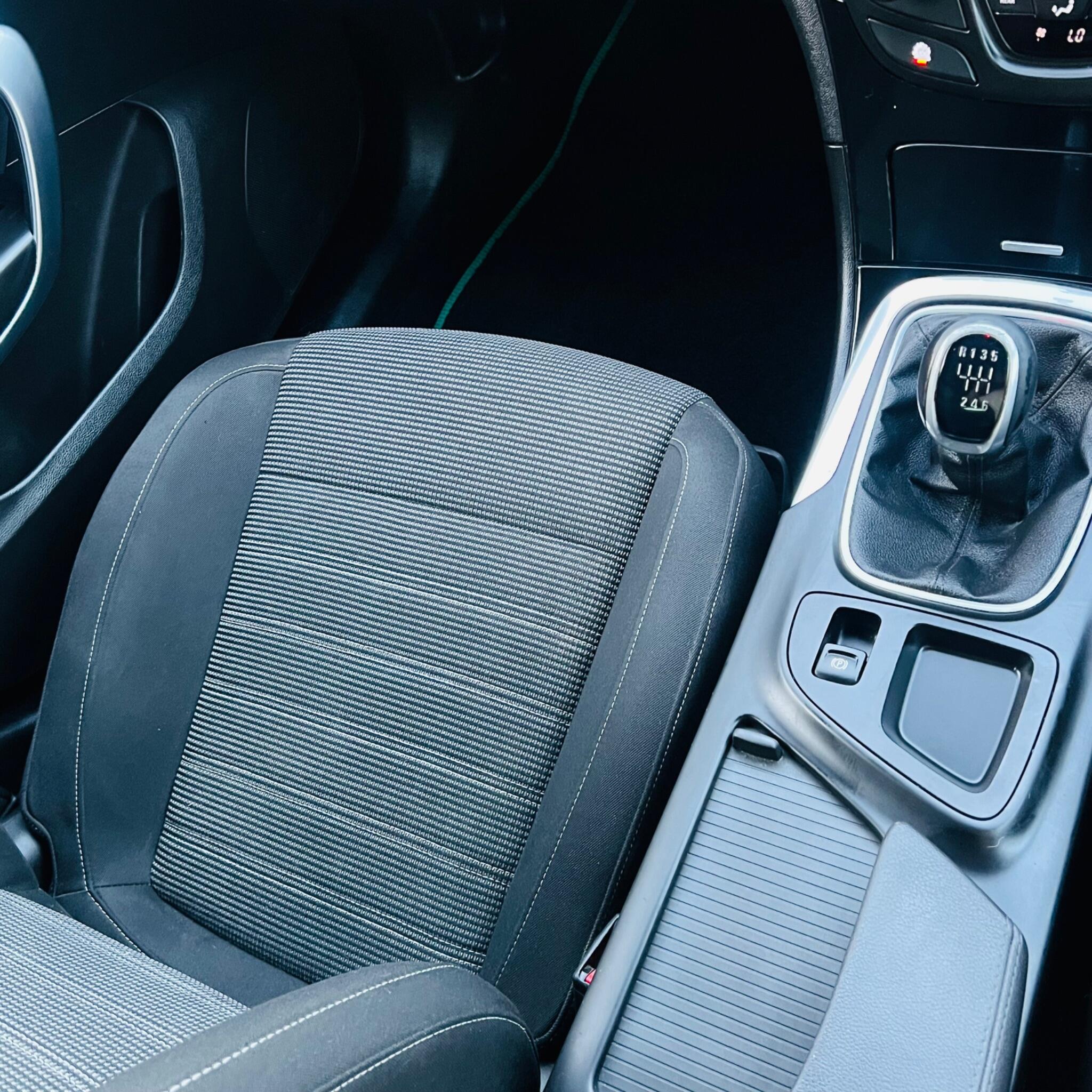 Vauxhall Insignia view 25