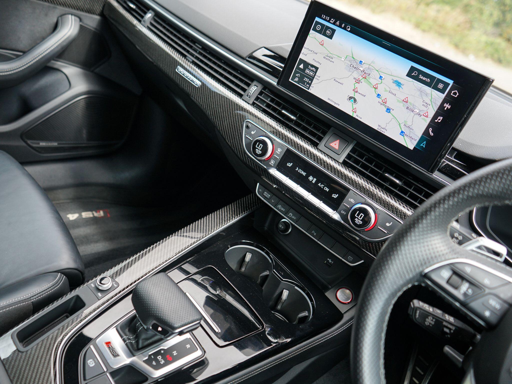 Audi RS4 Avant view 6
