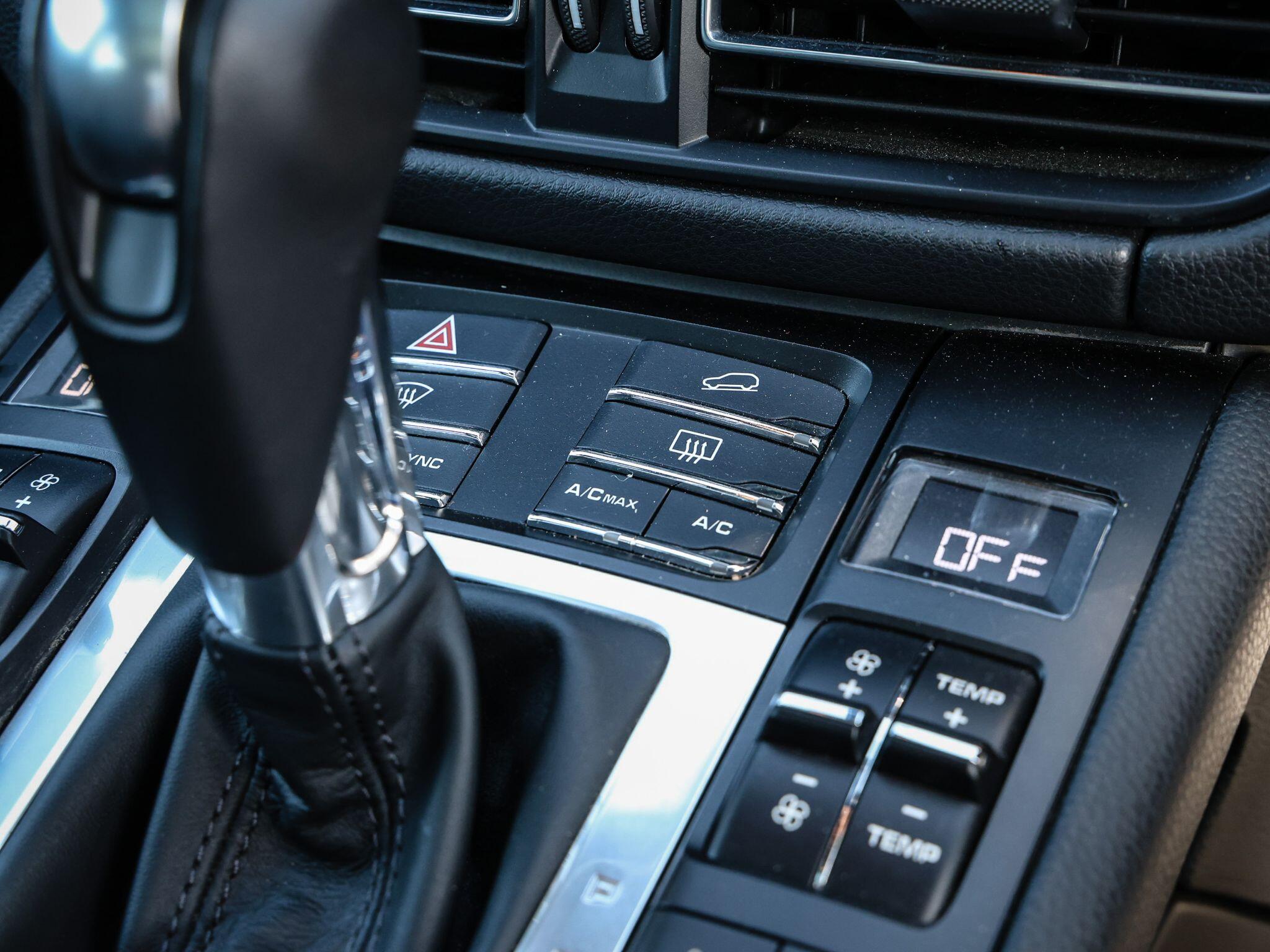 Porsche Macan view 40