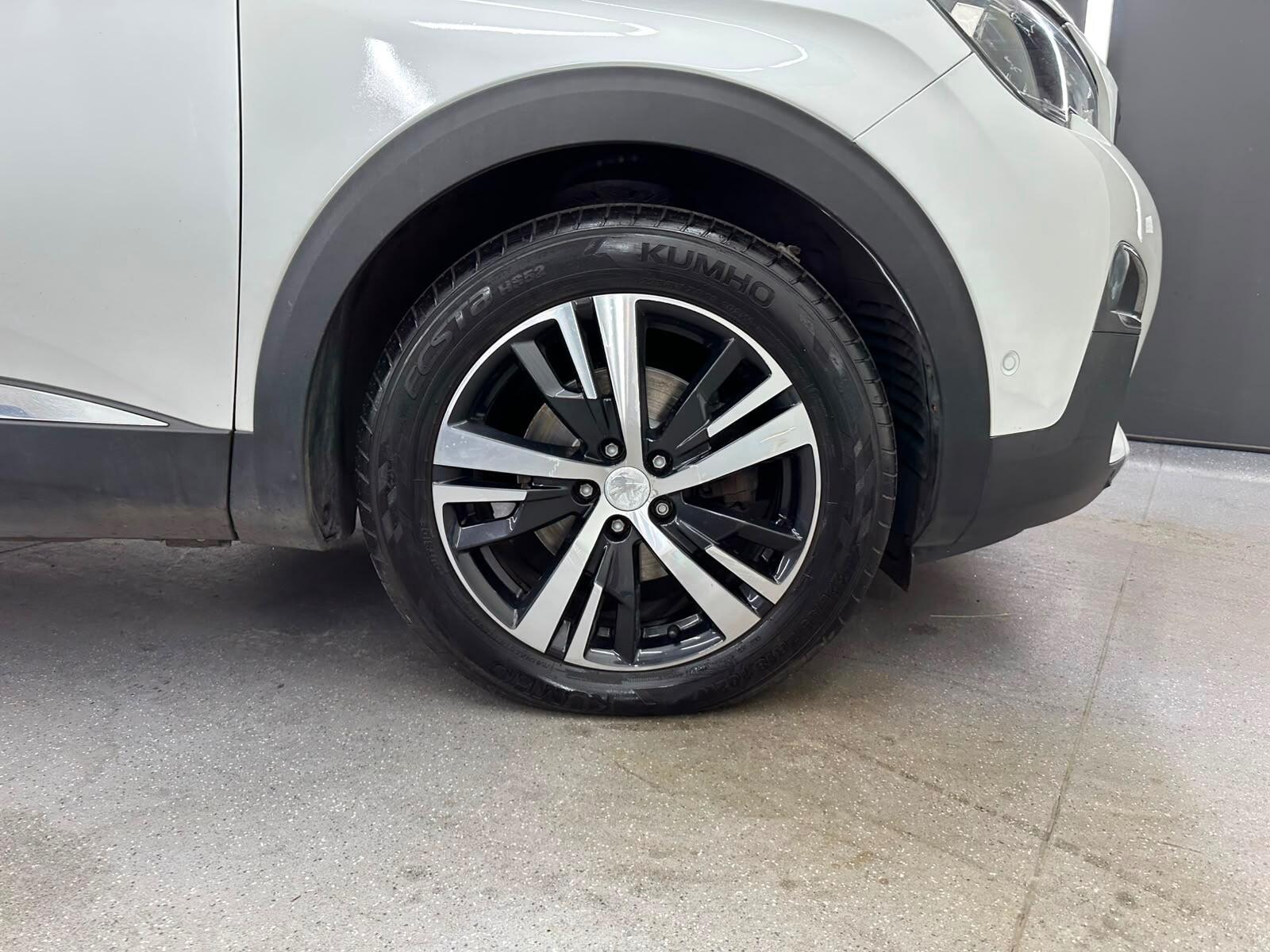 Peugeot 3008 view 16