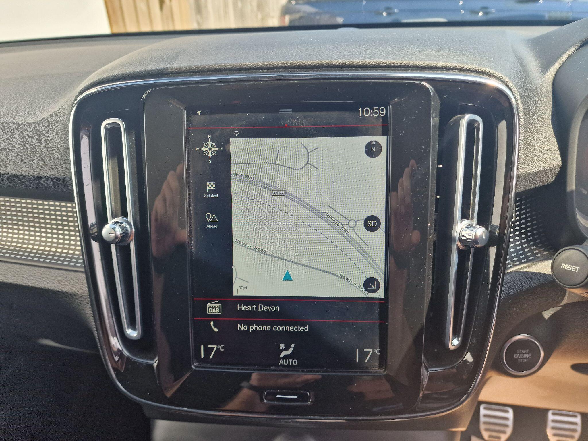 Volvo XC40 view 7