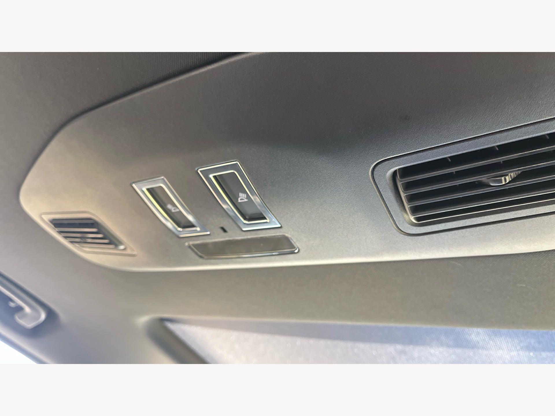 Land Rover Discovery view 27