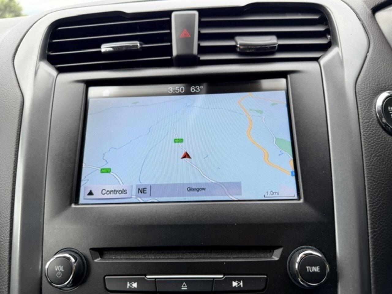 Ford Mondeo view 24