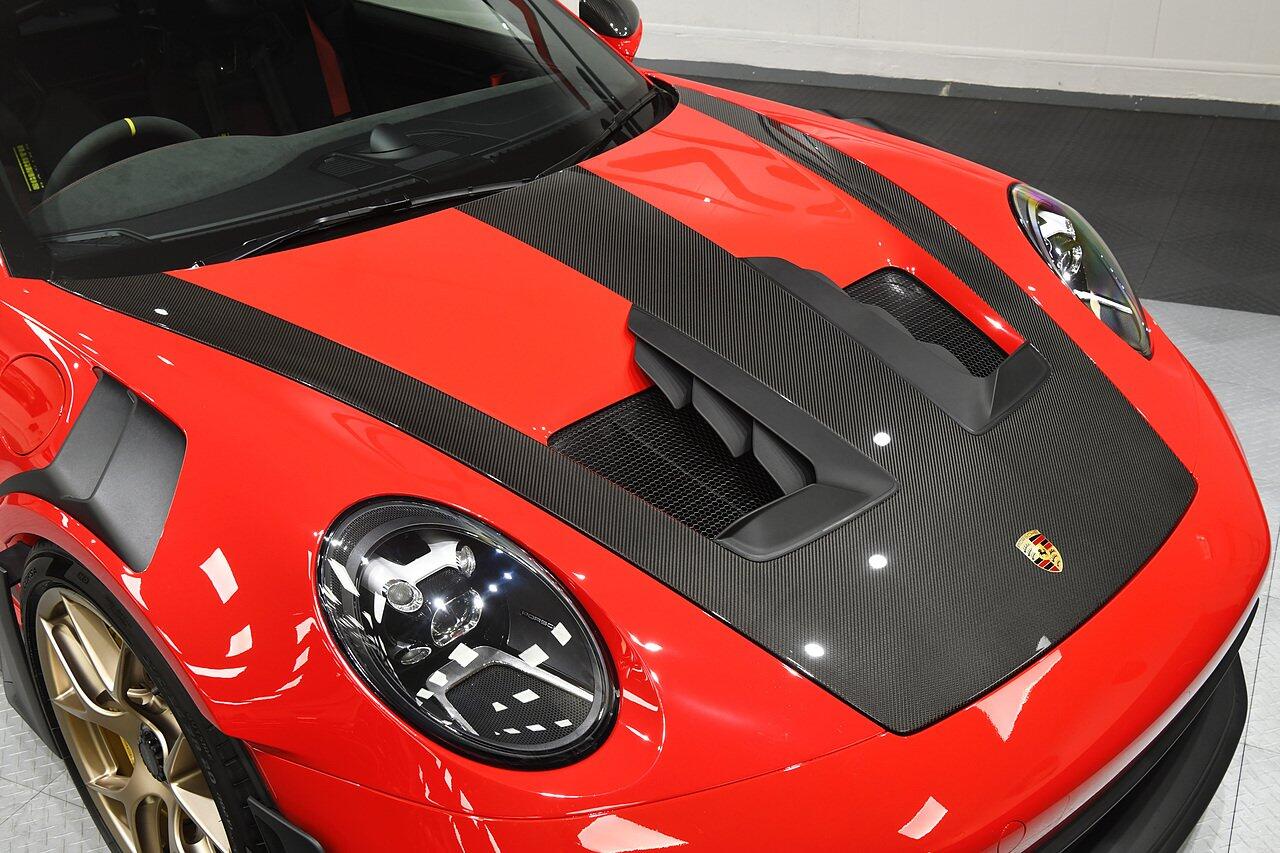 Porsche 911 view 39