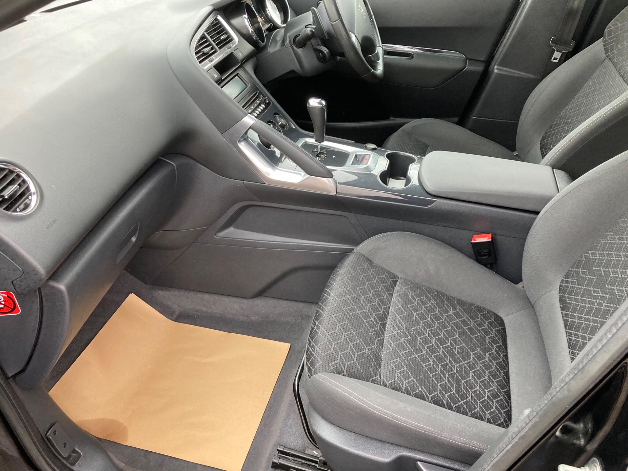 2014 Peugeot 3008 image 10