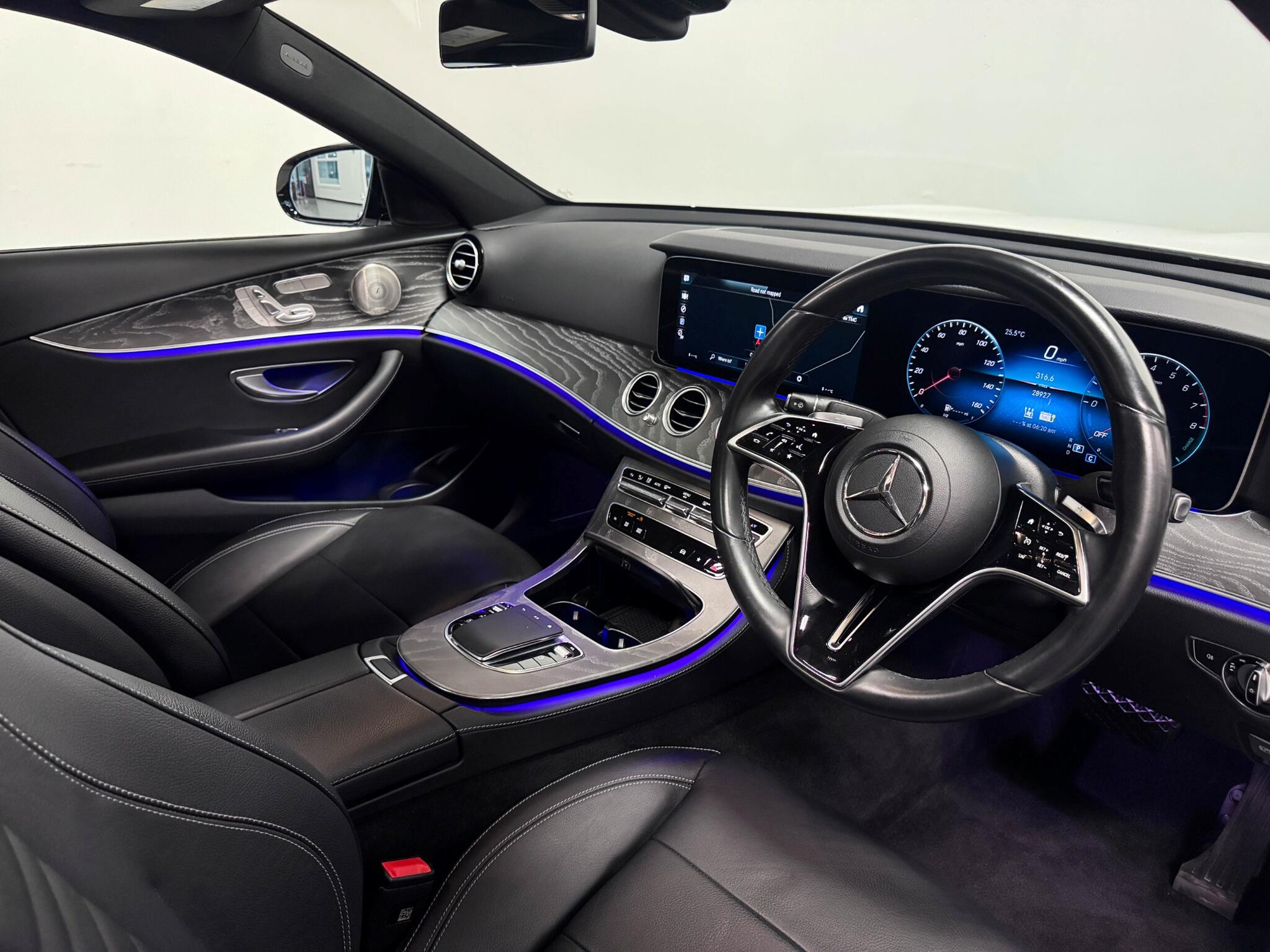 Mercedes-Benz E-Class view 35