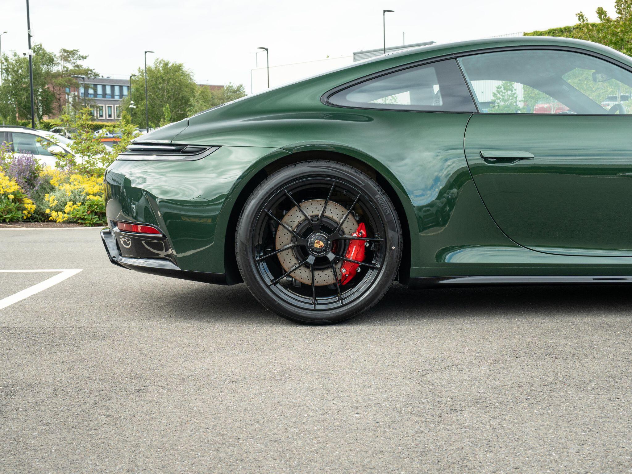 Porsche 911 view 14