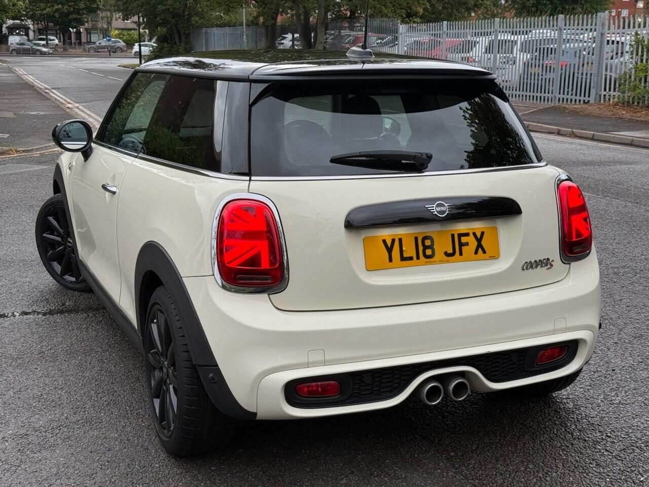 Mini Cooper view 6