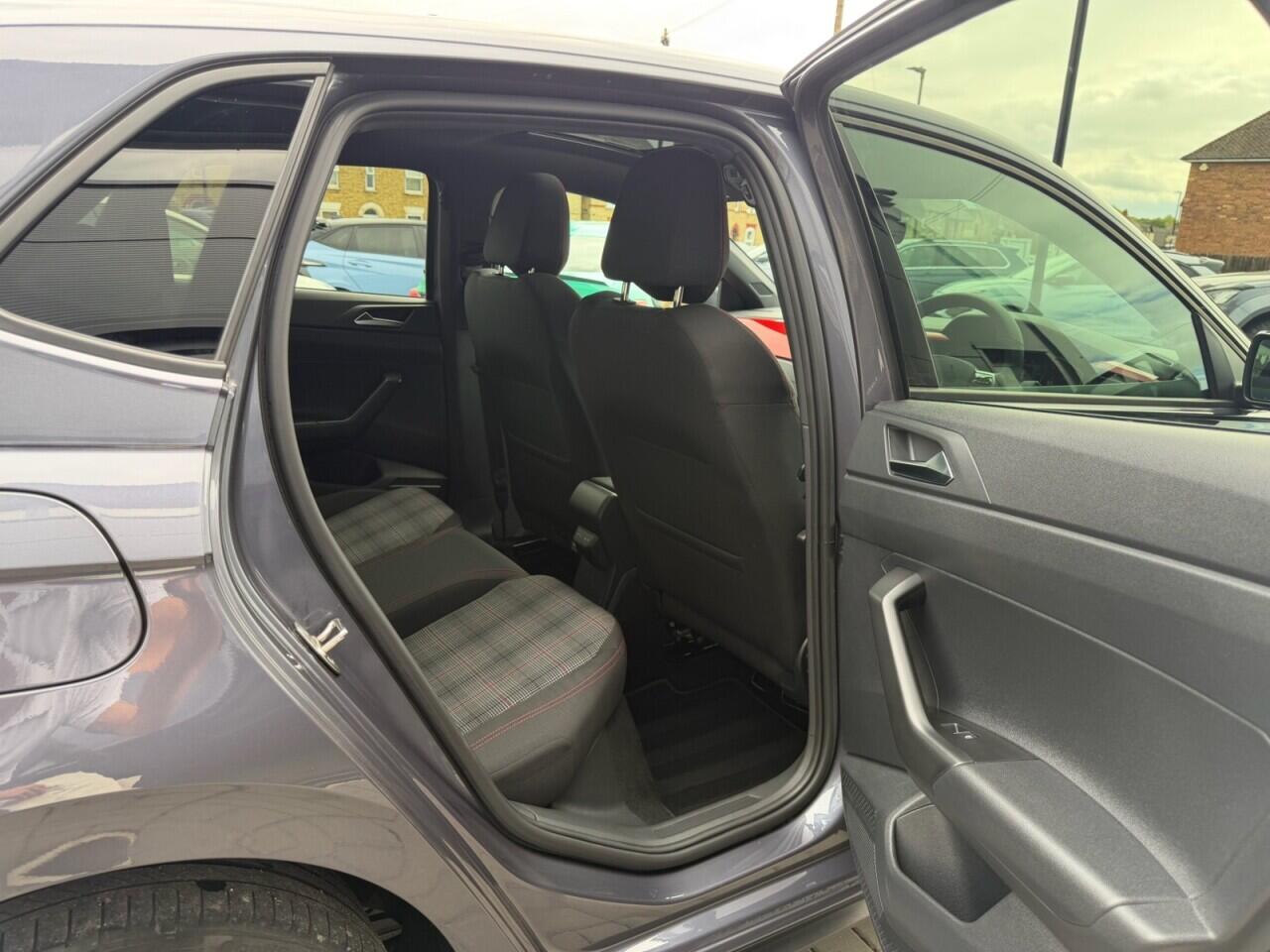 Volkswagen Polo view 19