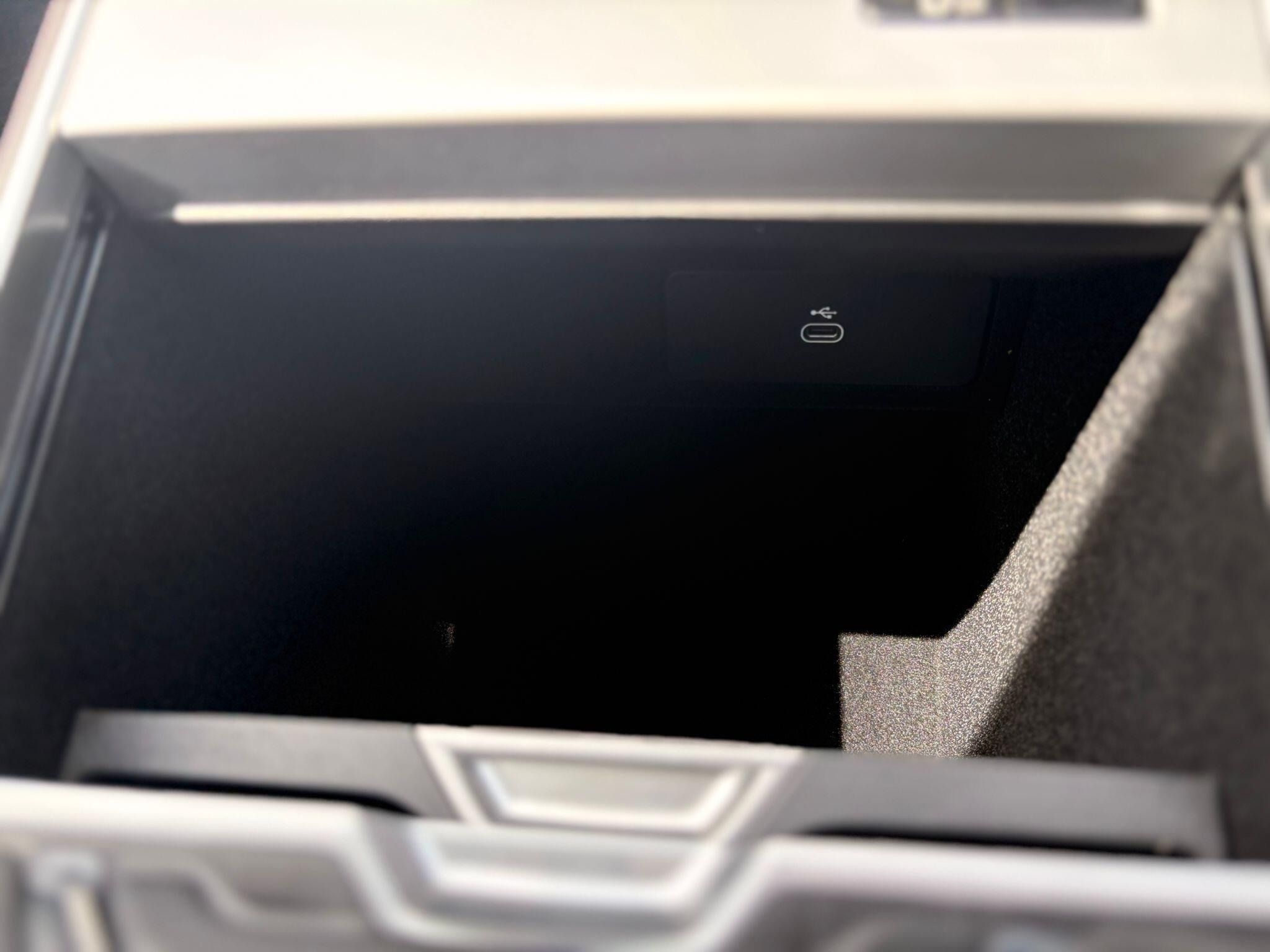 Land Rover Range Rover view 22