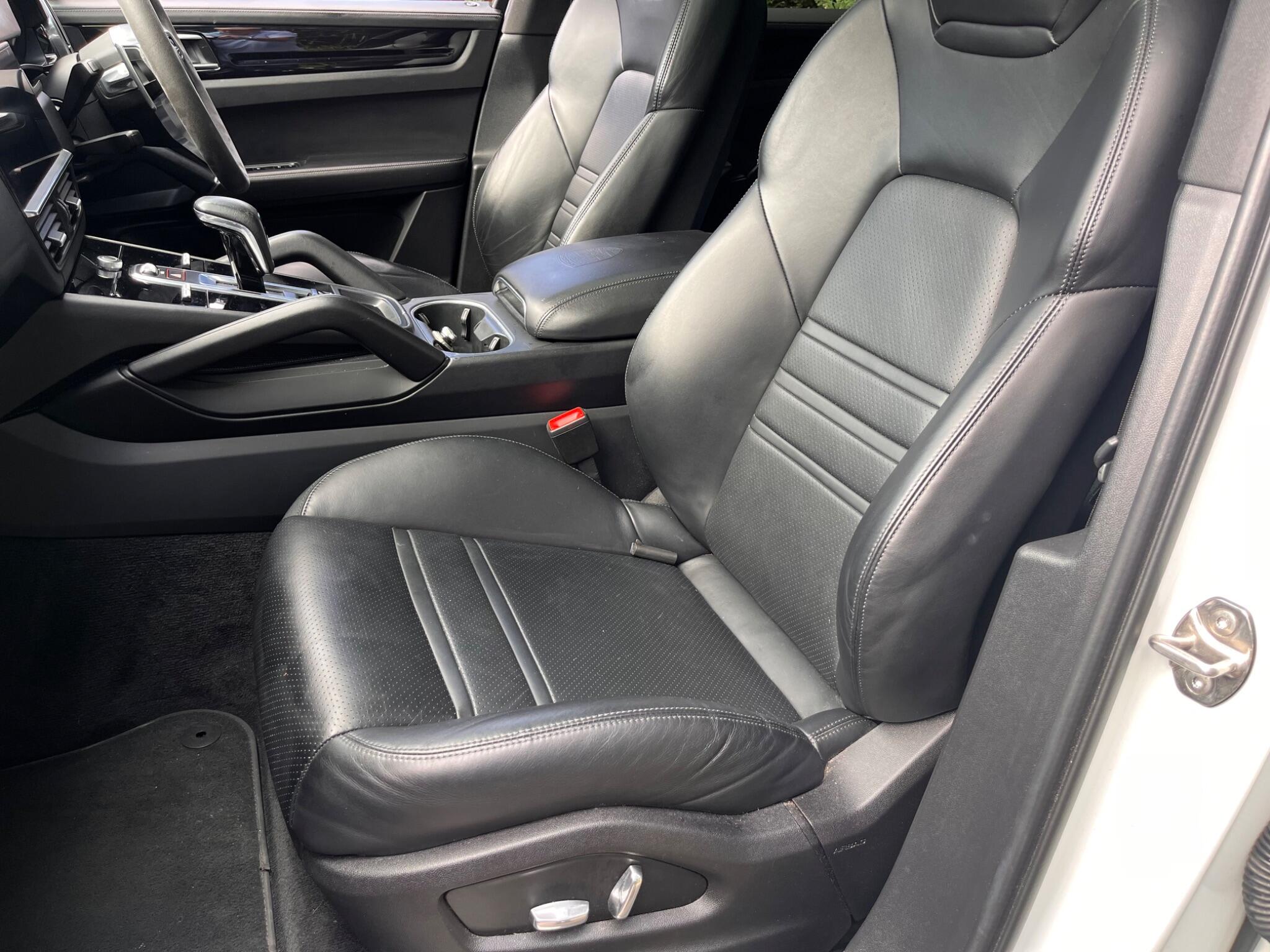 Porsche Cayenne view 23