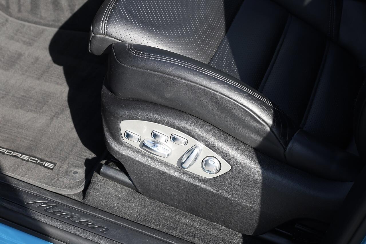 Porsche Macan view 14