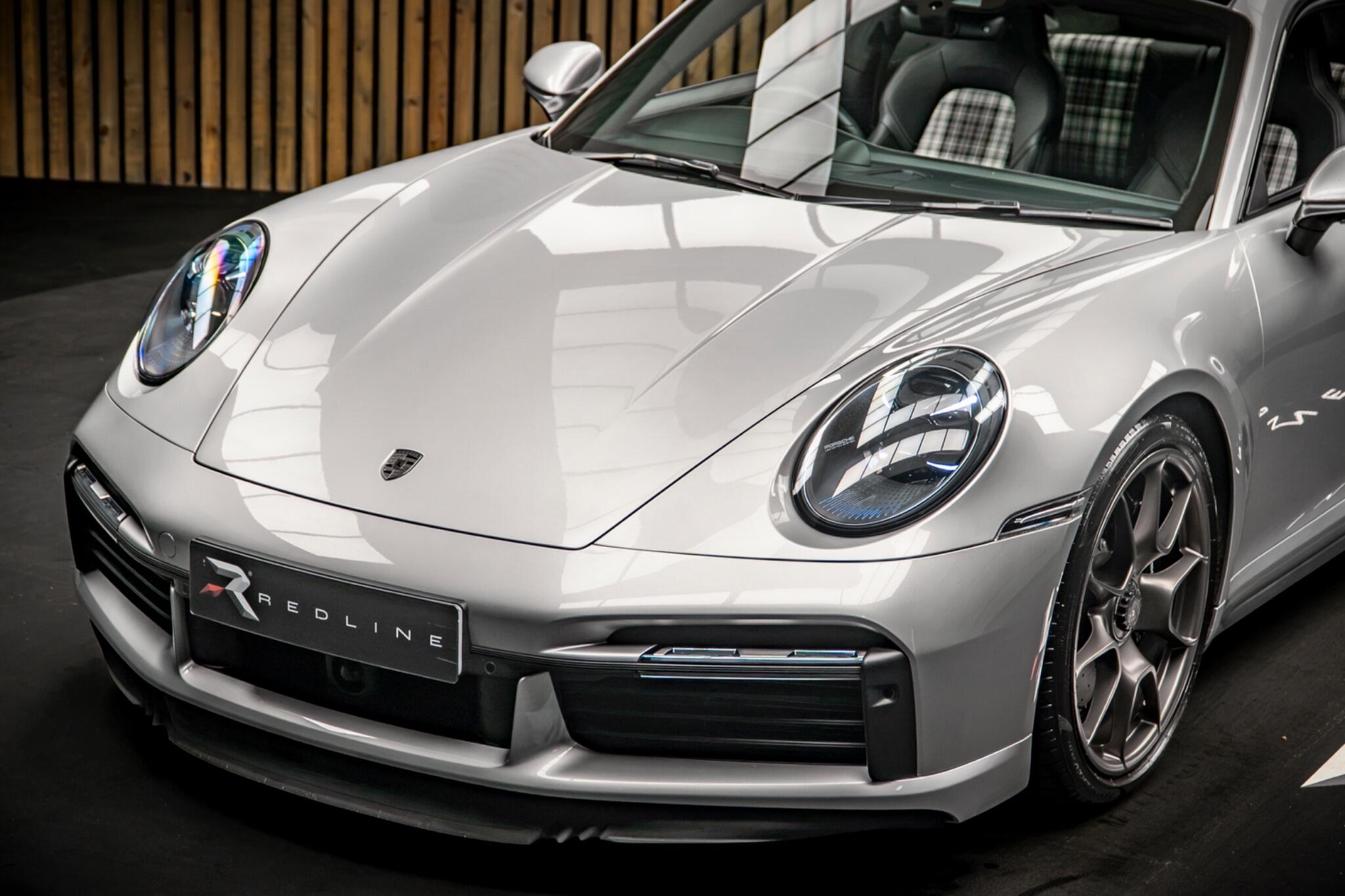 Porsche 911 view 15