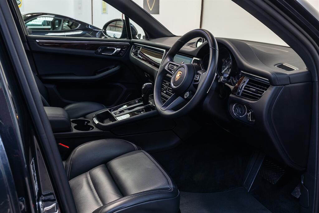 Porsche Macan view 7