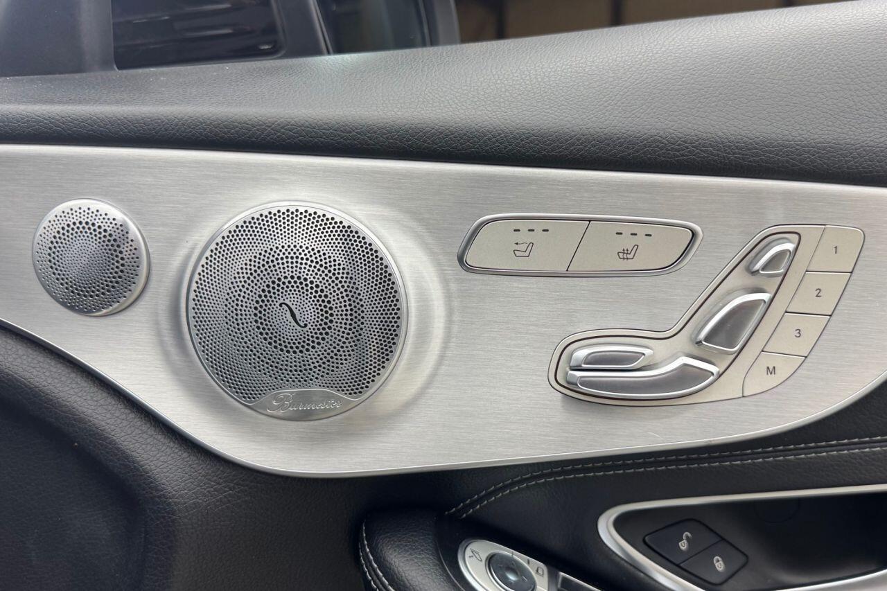 Mercedes-Benz C-Class view 18