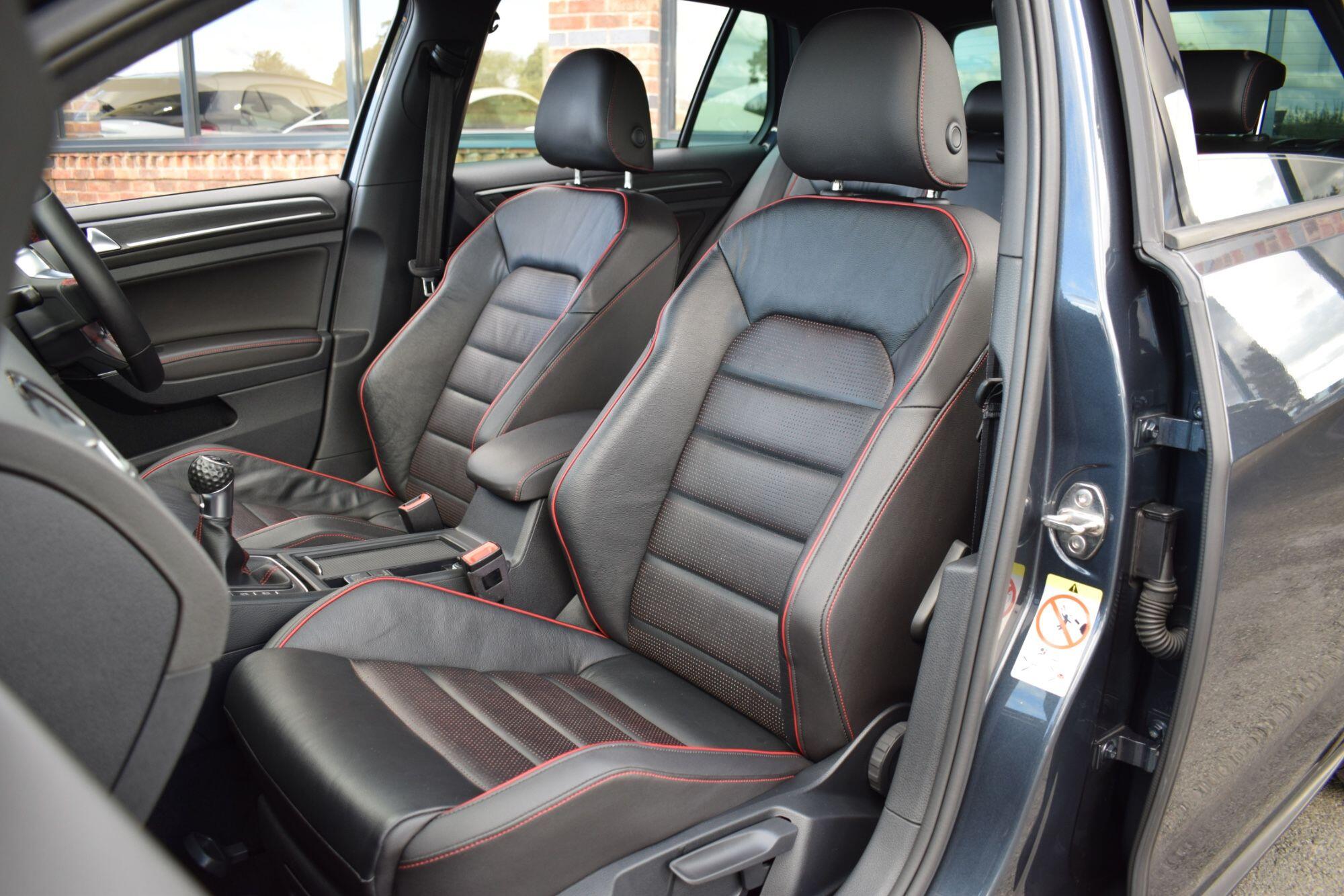 Volkswagen Golf view 29