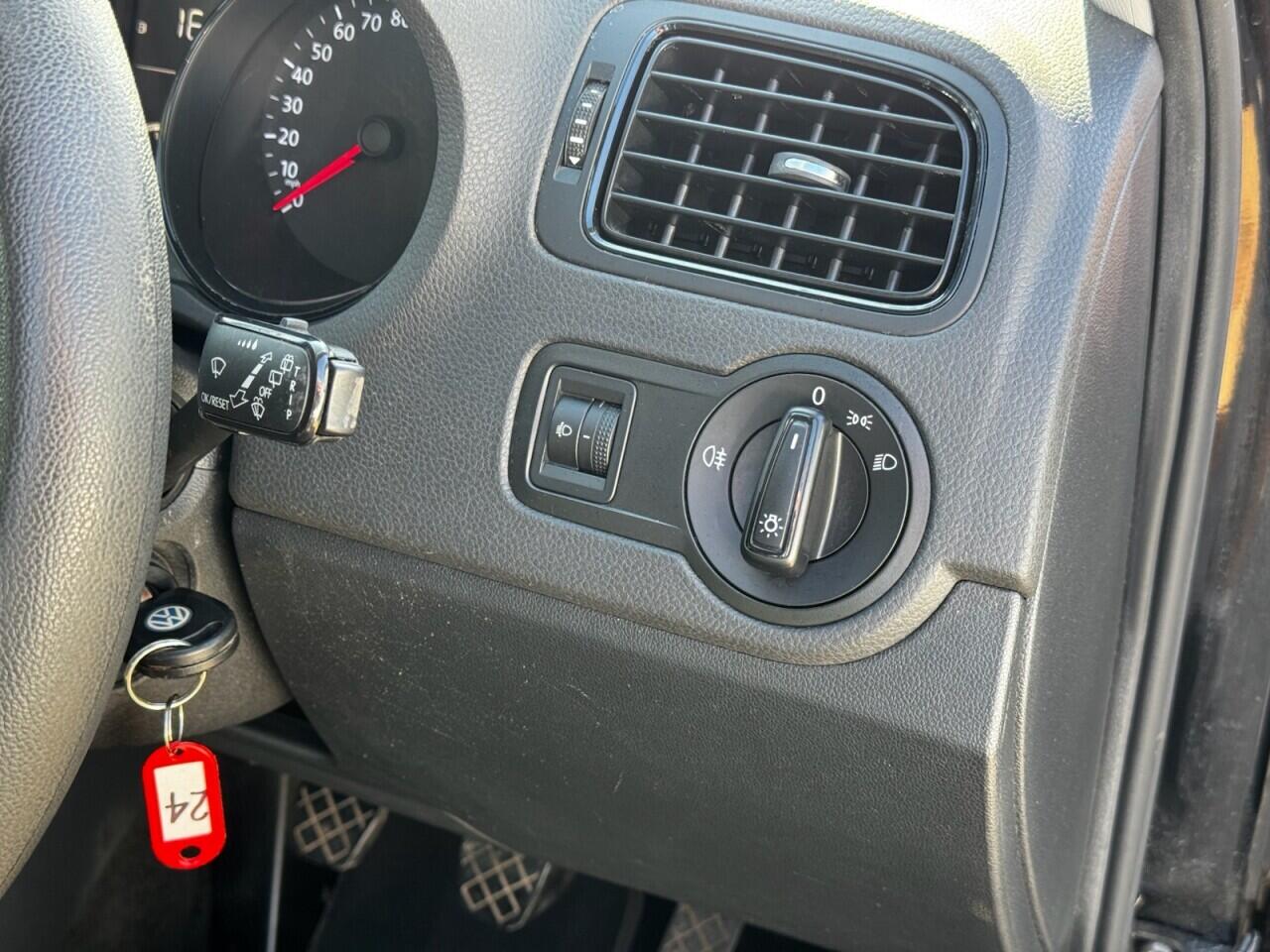 Volkswagen Polo view 34
