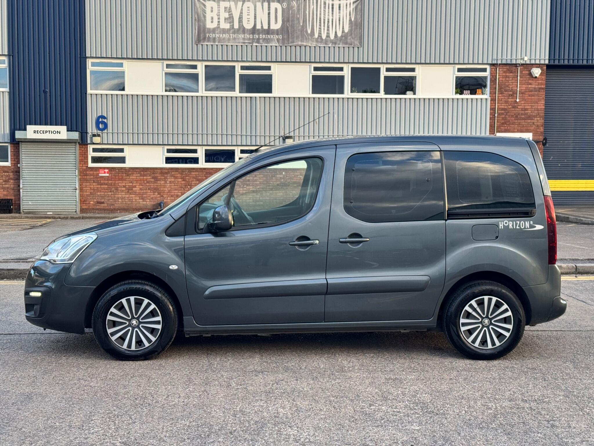 Peugeot Partner Tepee view 11