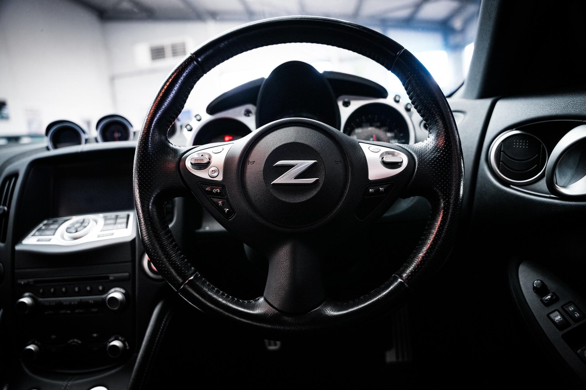 Nissan 370z view 19