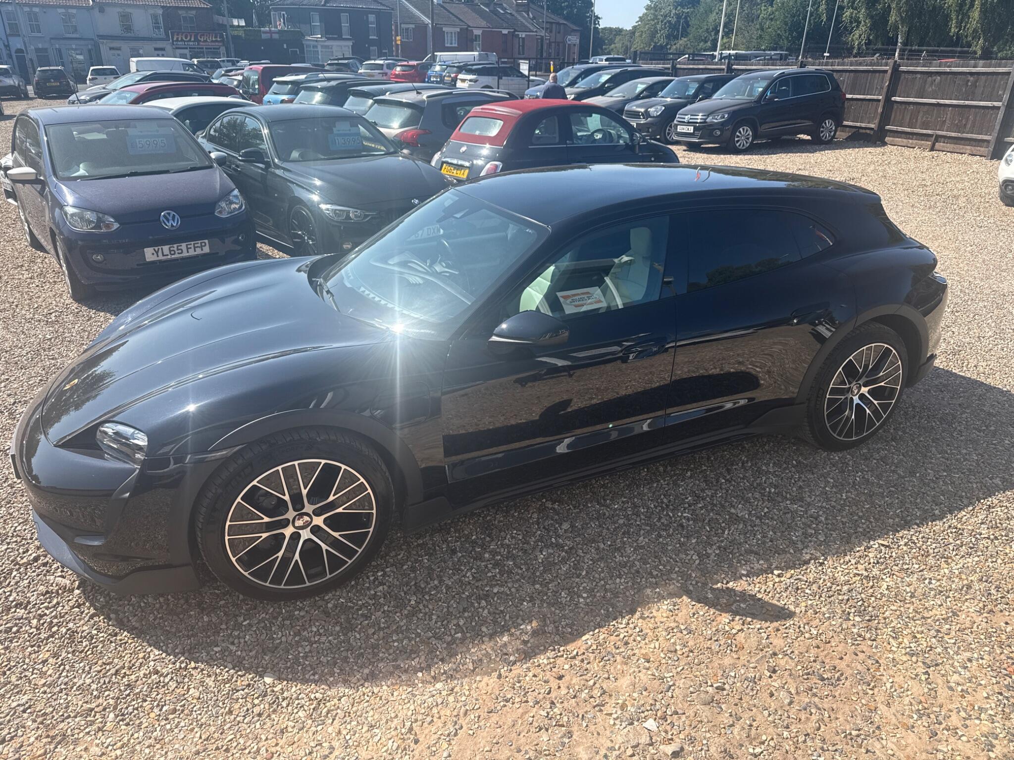 Porsche Taycan view 10