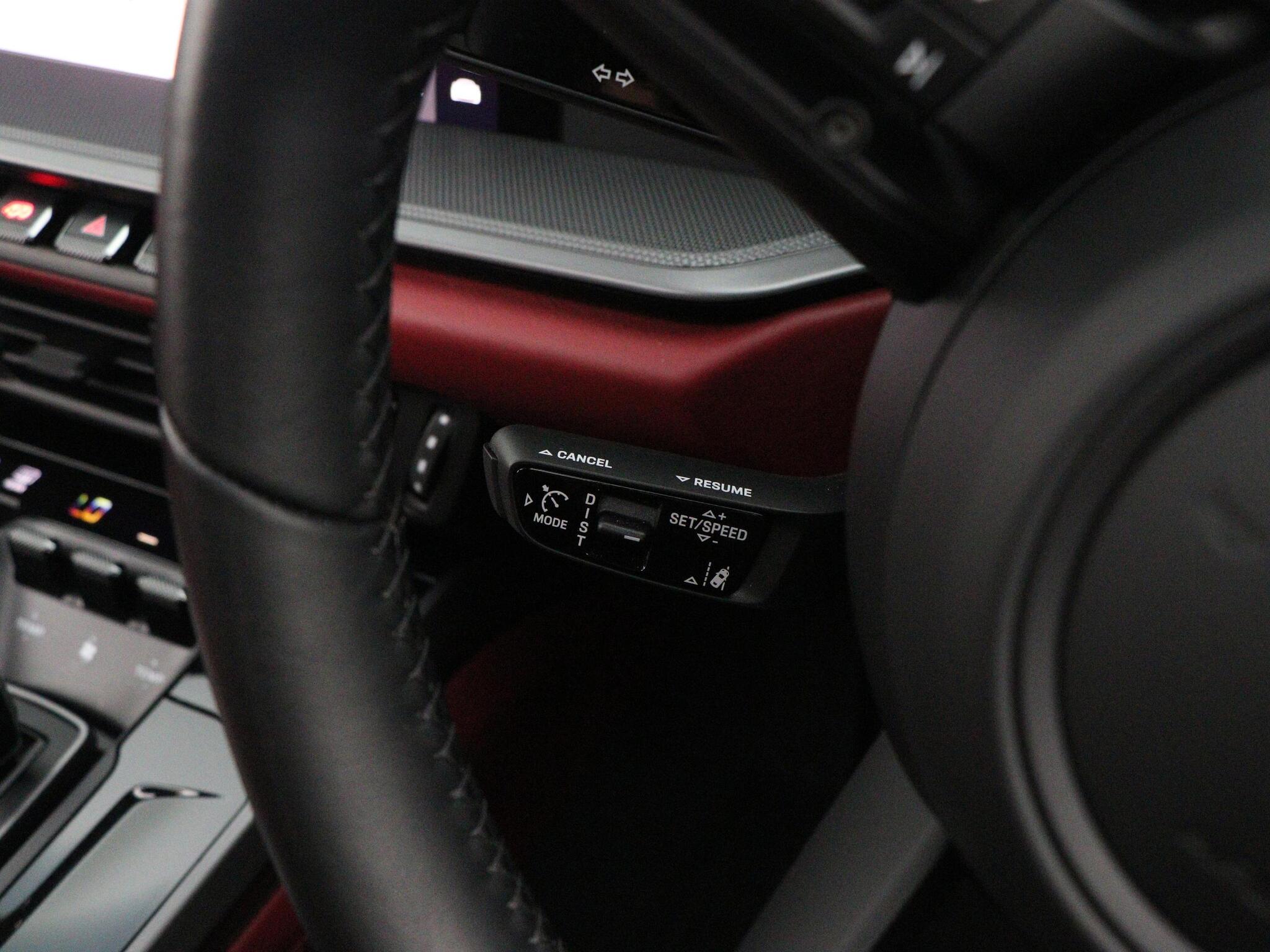 Porsche 911 view 40