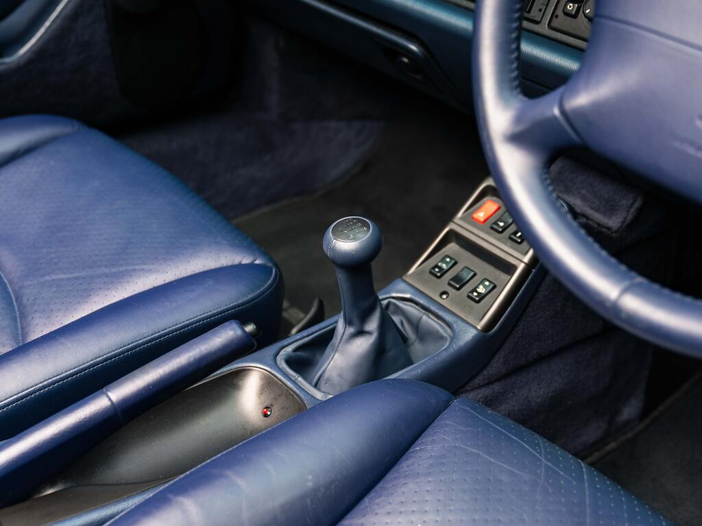 Porsche 911 view 21