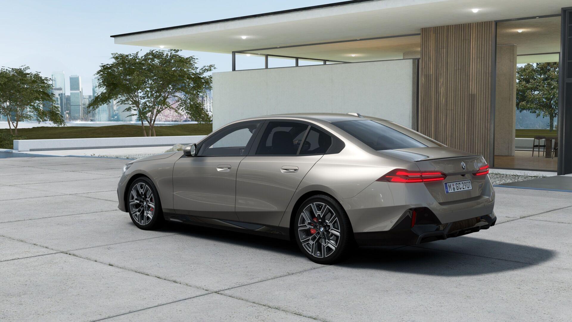 BMW 5 Series view 3