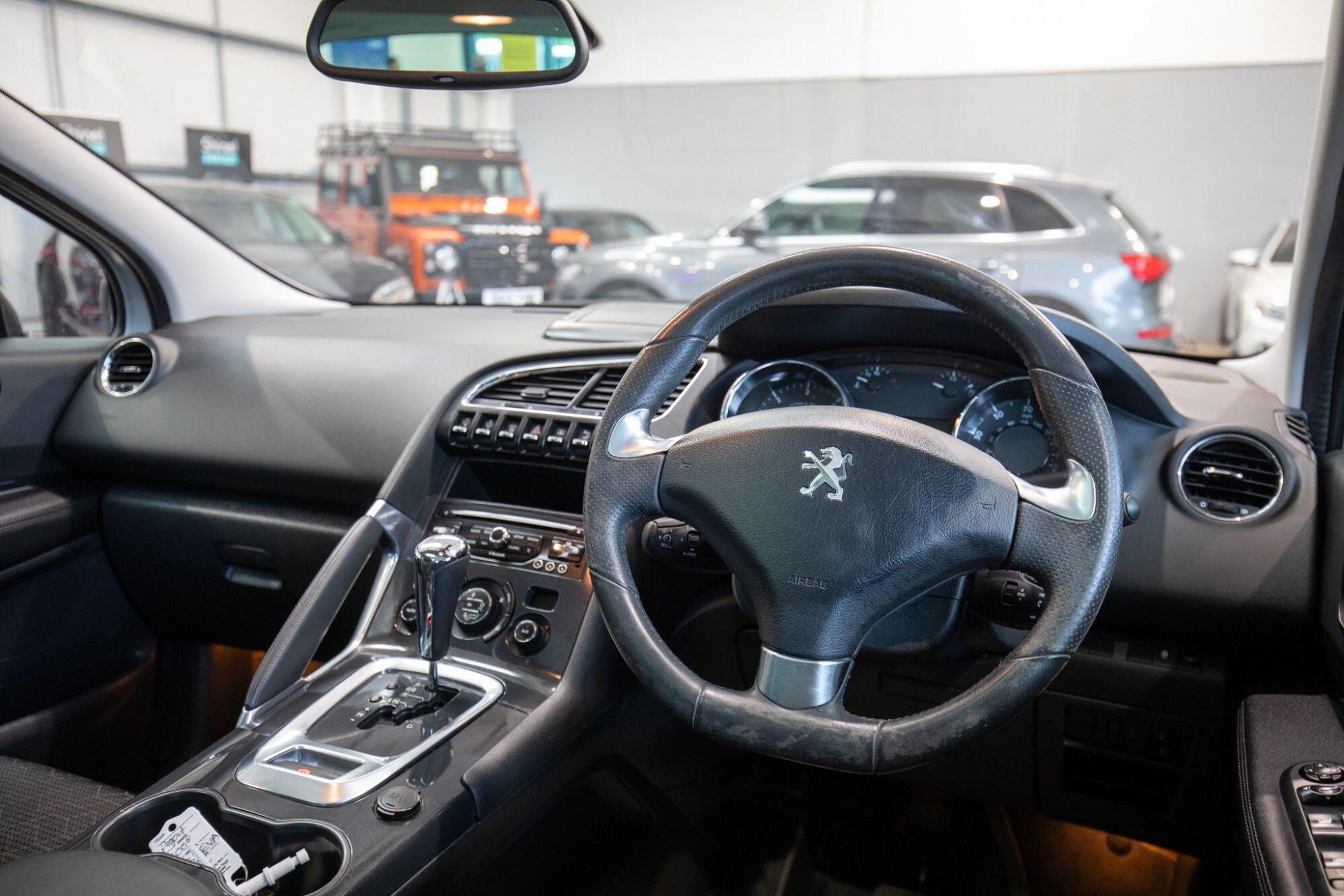 Peugeot 3008 view 2