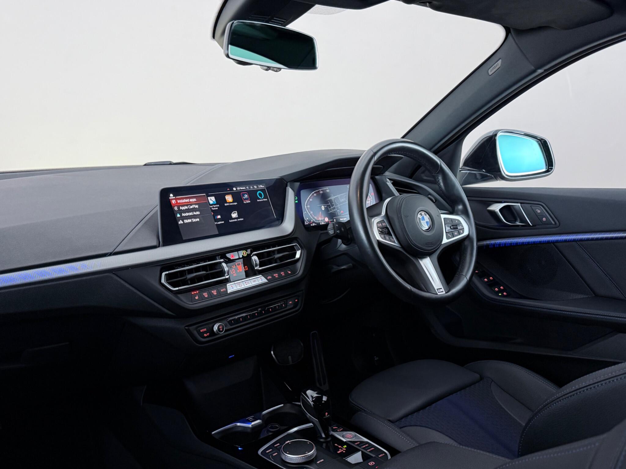 BMW 1 Series view 4
