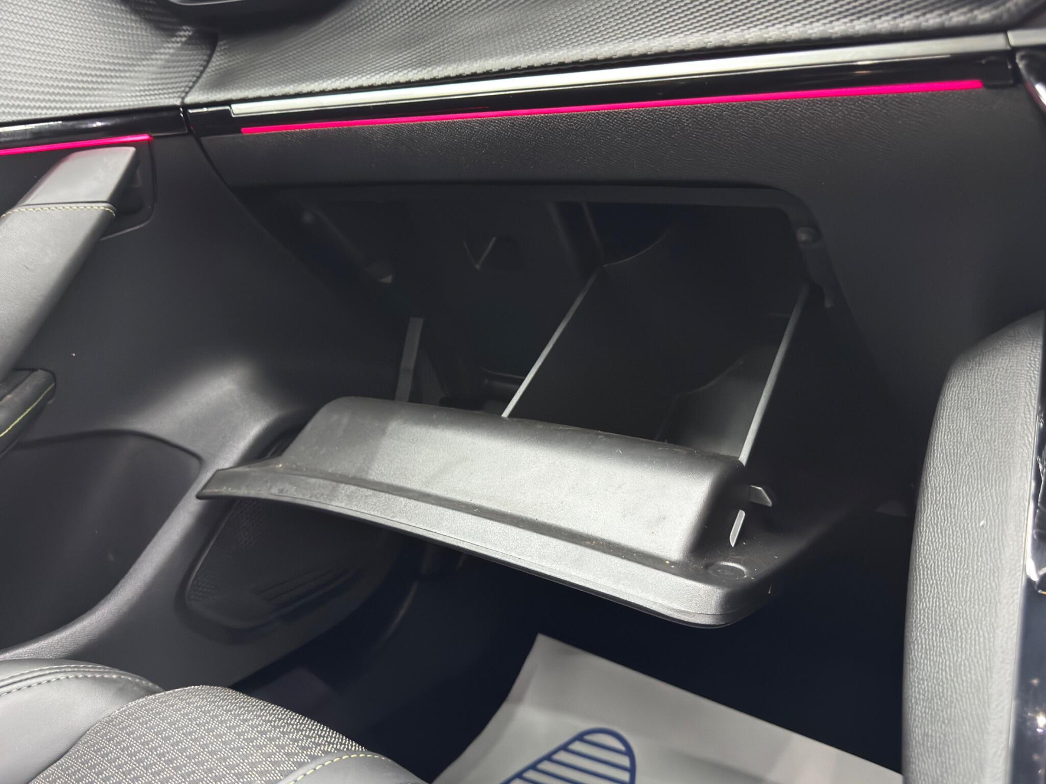 Peugeot 208 view 37