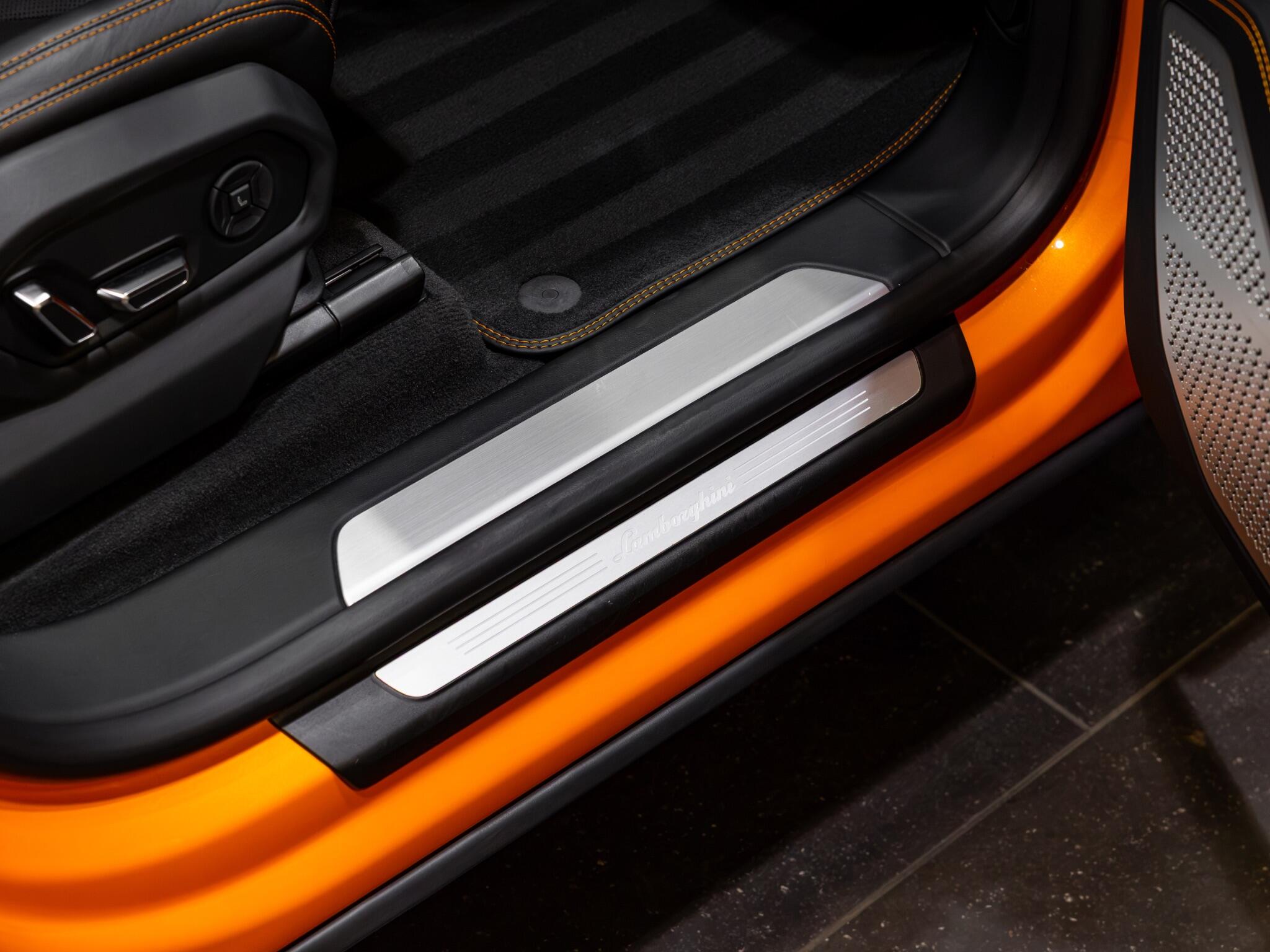 Lamborghini Urus view 27
