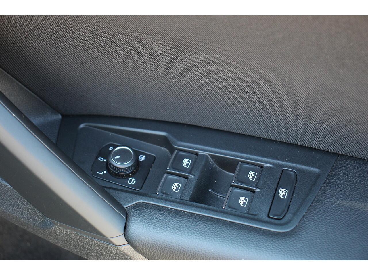 Volkswagen Tiguan view 31