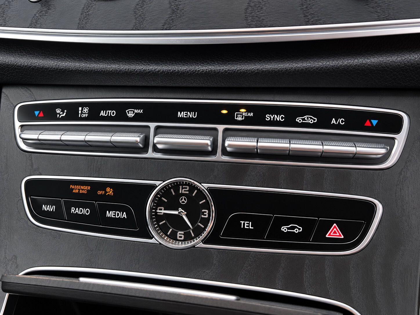 Mercedes-Benz E-Class view 23