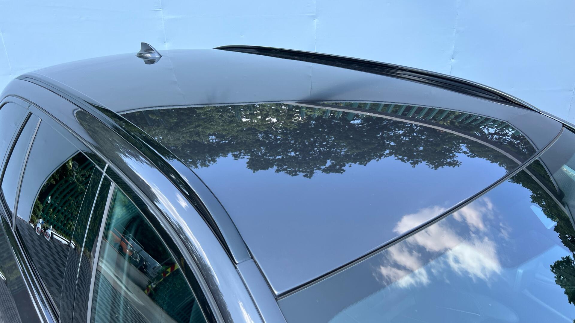 BMW 5 Series view 21