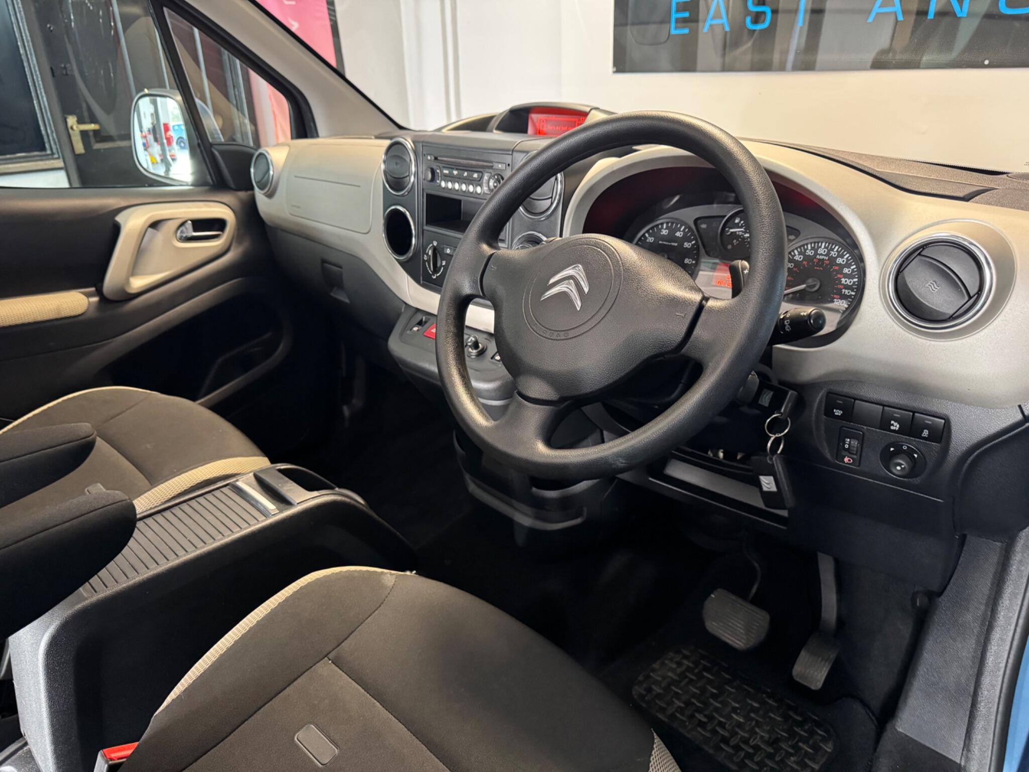 2014 Citroen Berlingo 1.6 e-HDi Airdream XTR Multispace MPV ETG6 Euro 5 (s/s) 5dr • 41,000 miles image 24