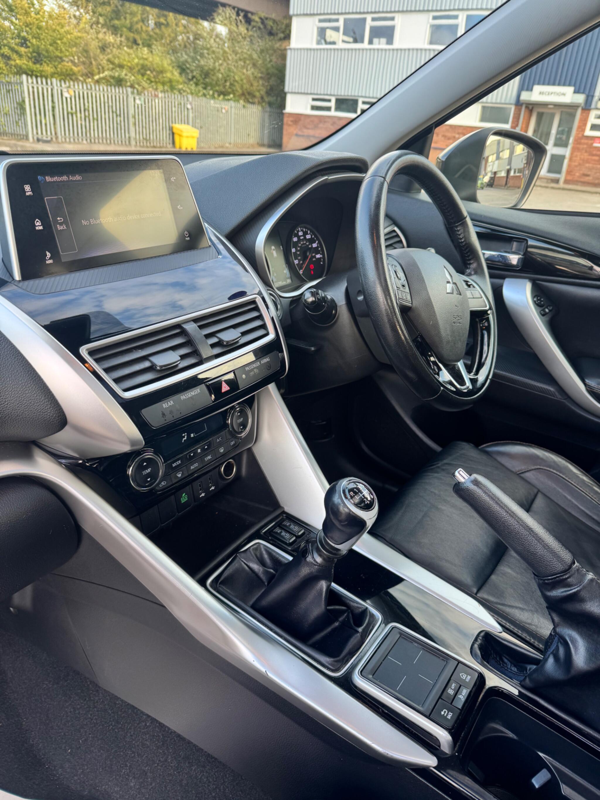 Mitsubishi Eclipse Cross view 19