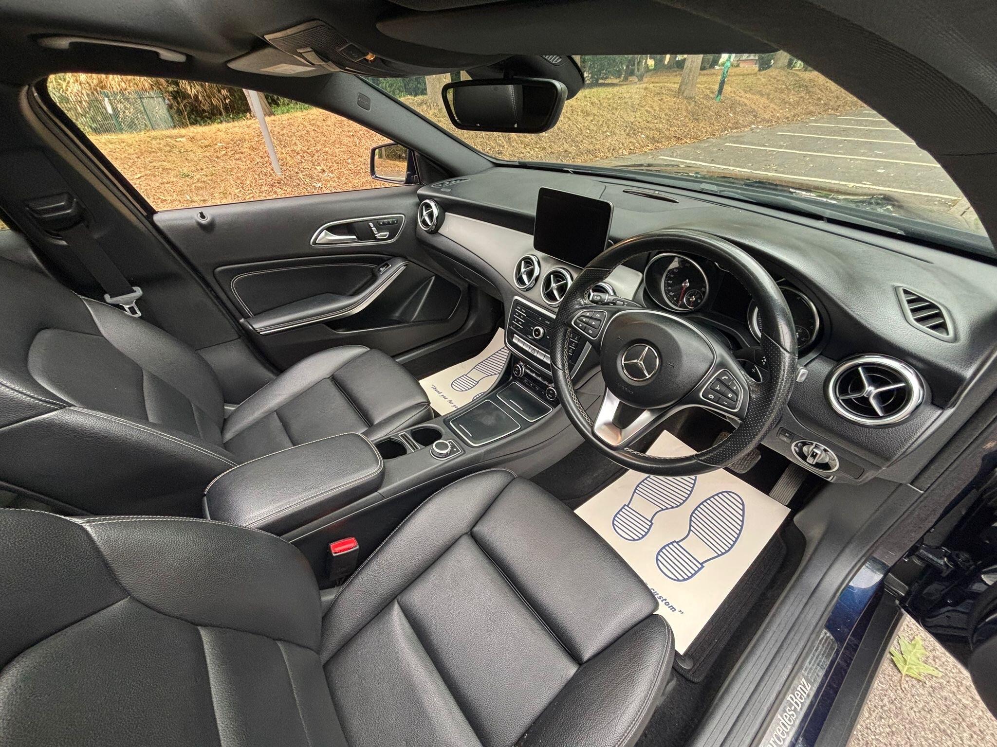 Mercedes-Benz GLA view 14