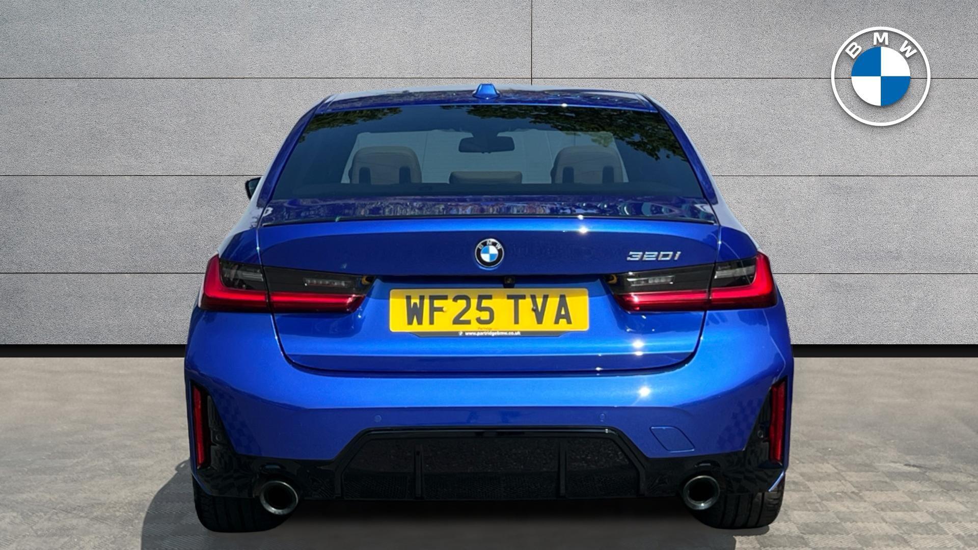 BMW 3 Series view 15