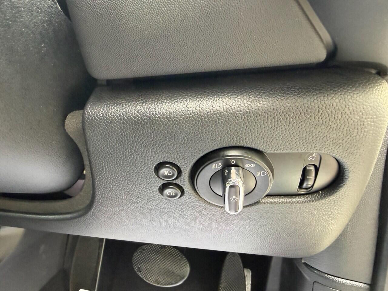 Mini Cooper view 17