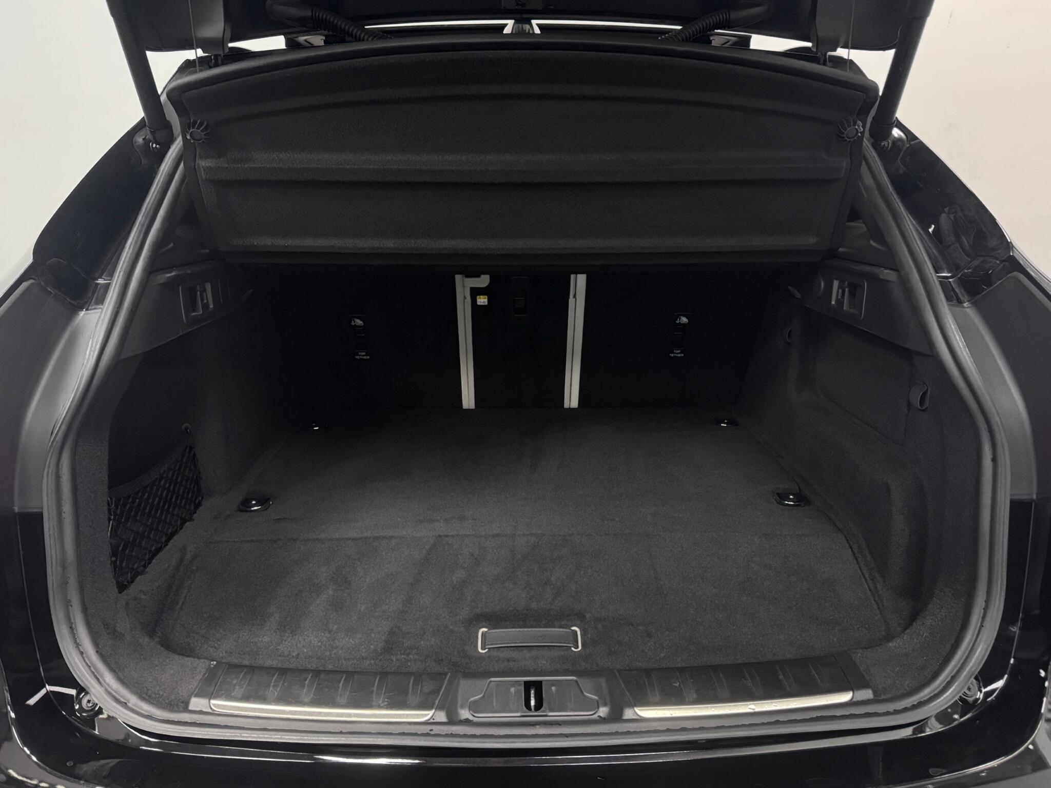 Jaguar F-Pace view 7